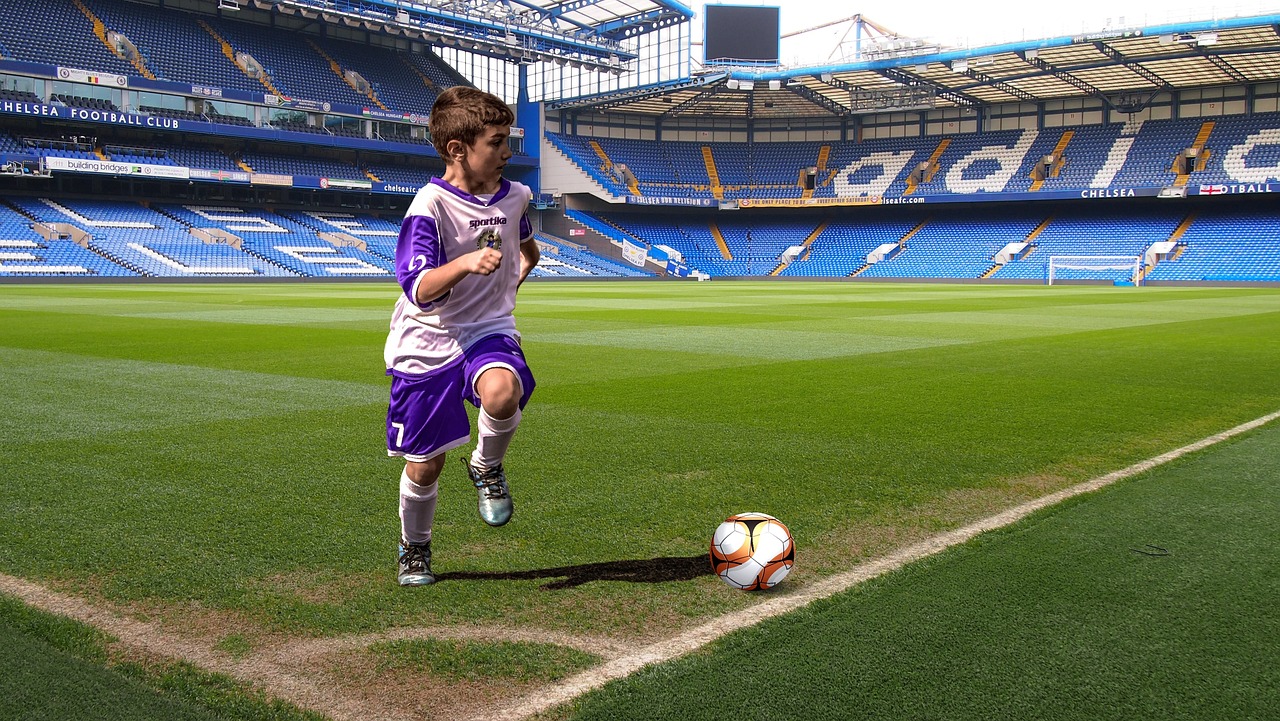 Dutch shorttrack skaters Xandra Velzeboer and Jens van 't Wout win multiple Olympic golds